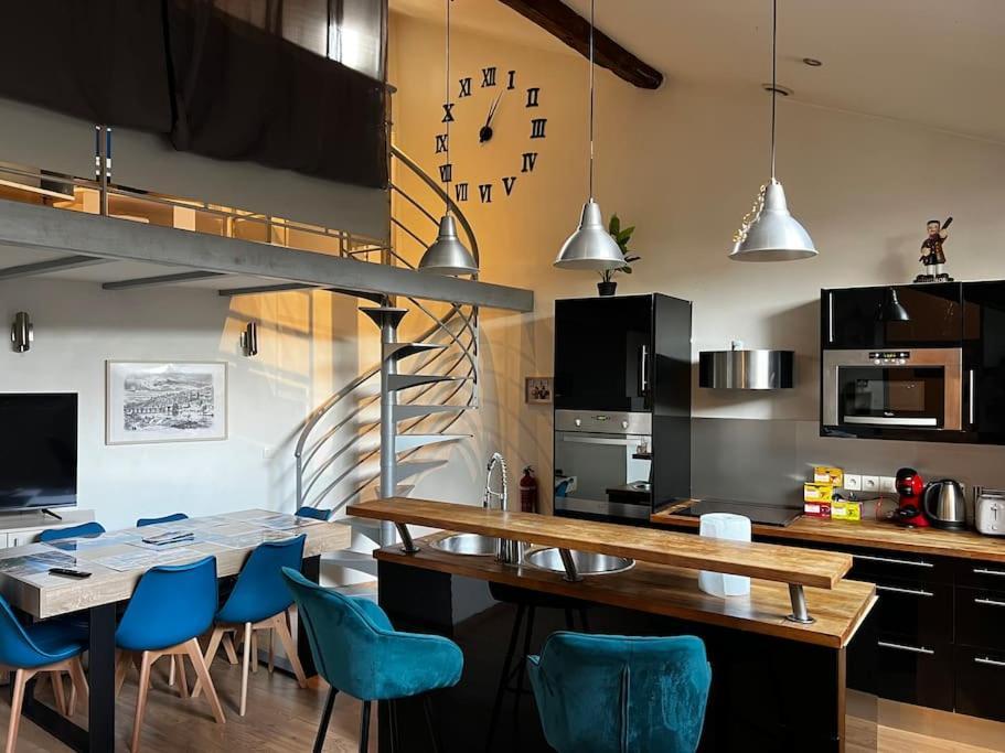 Apartment Pepite Rare 8 Personnes Au Coeur Battant Du Vieux Lyon
