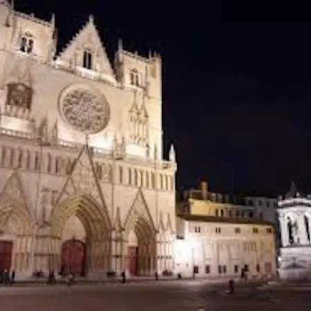 Ferienwohnung Pepite Rare 8 Personnes Au Coeur Battant Du Vieux Lyon Exterior foto
